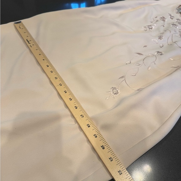 Chic Cream Women's Skirt Set - Picture 10 of 14